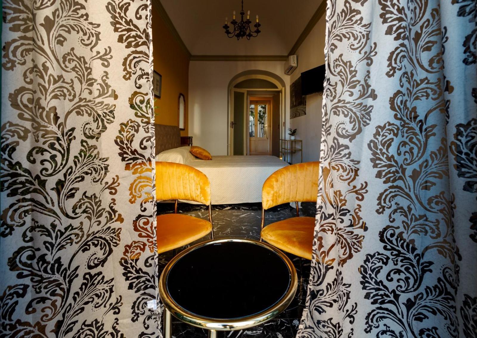 Baroque Bed & Breakfast อาชิเรอาเล ภายนอก รูปภาพ